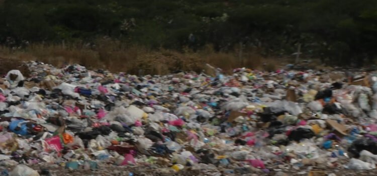 Opera sin control ambiental el tiradero de Jerez