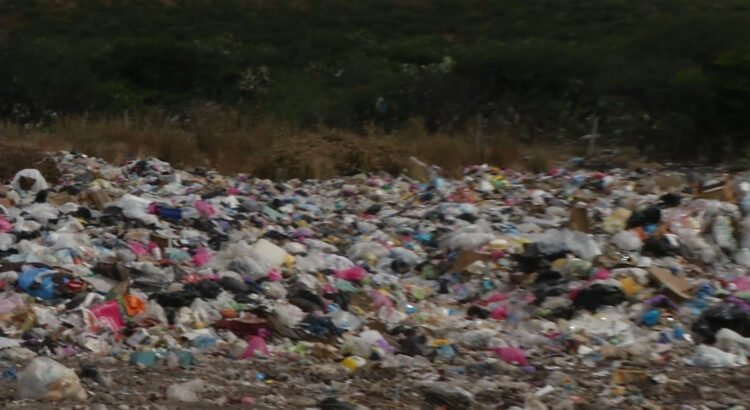 Opera sin control ambiental el tiradero de Jerez