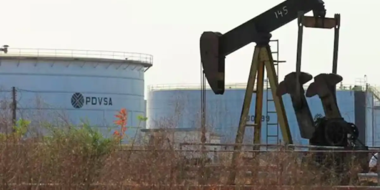 Advierte Trump que Cuba dejará de recibir petróleo y dinero de Venezuela